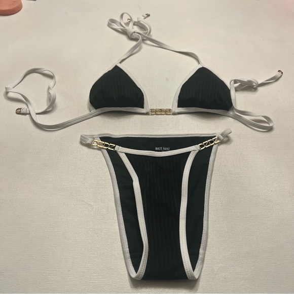 Daze Dayz String bikini - Picture 2 of 3